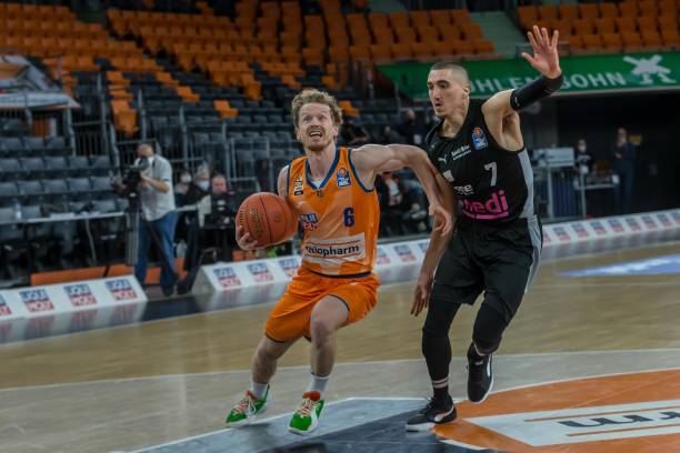 球世界里 球世界里