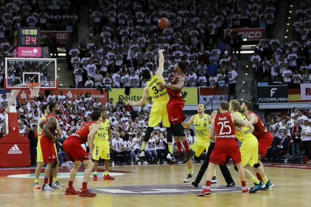 此时飞翼队 此时飞翼队