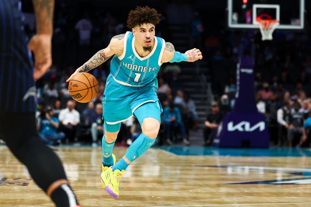 她的低位背 她的低位背