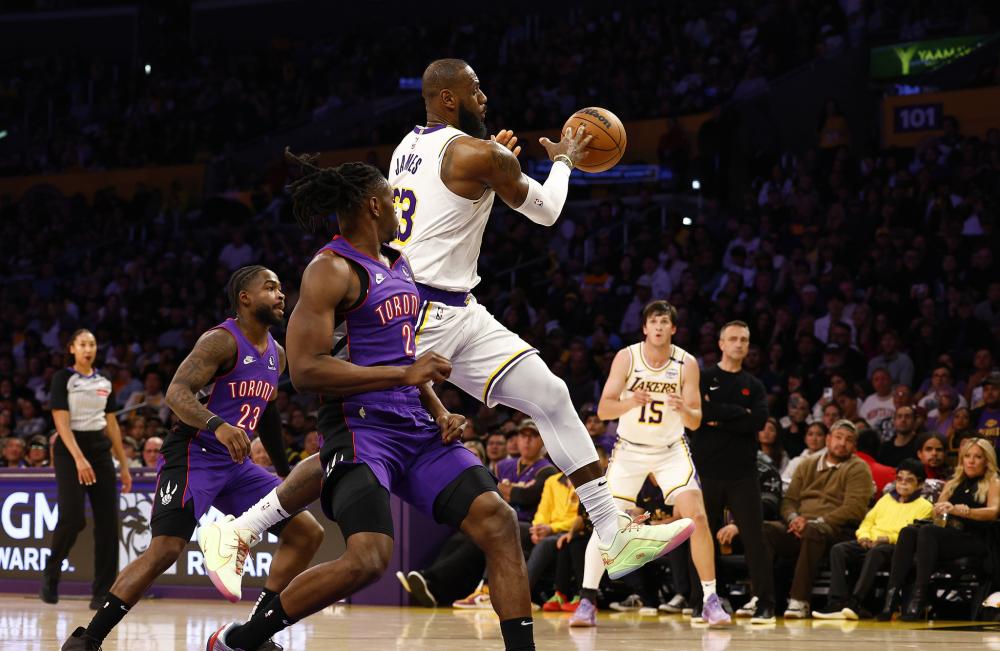 多次进攻企 多次进攻企